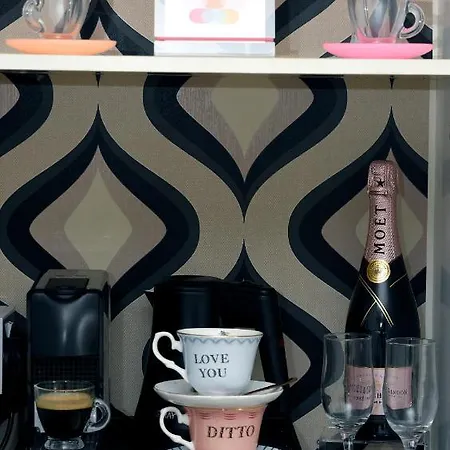 Couette-café The Pink Door Westport